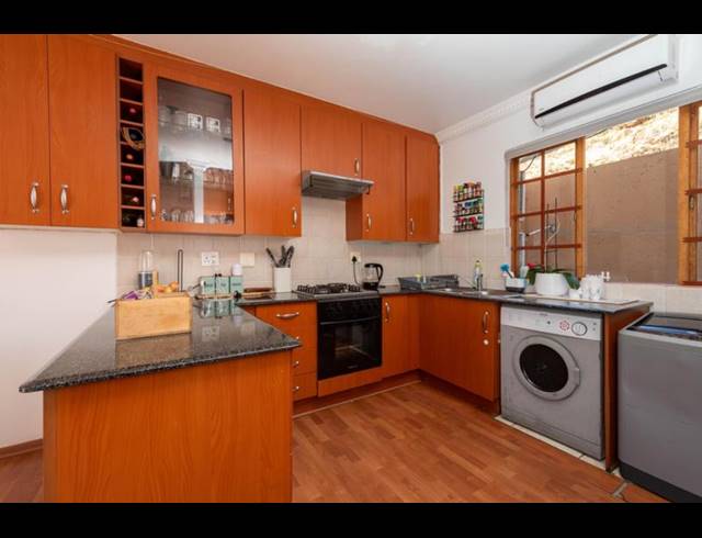 2 BEDROOM PROPERTY TO RENT IN WINCHESTER HILLS